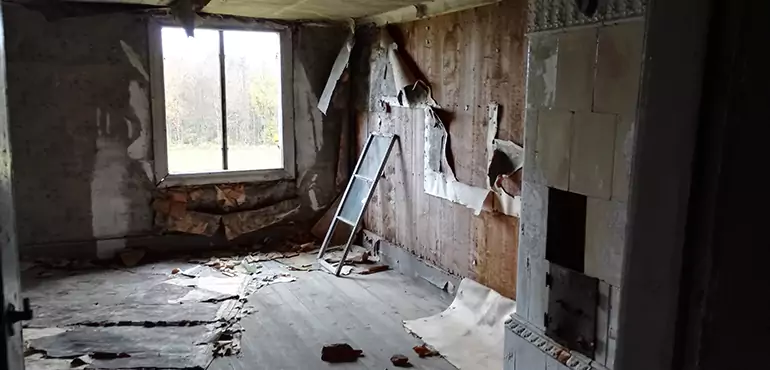 Why Selling a Distressed House Through Traditional Methods Fails in Vermont